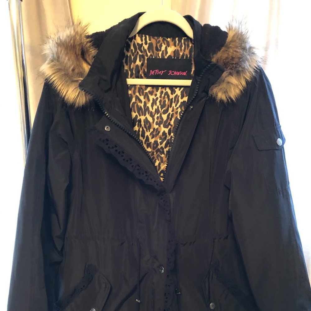 Betsey Johnson leopard and lace puffer xl